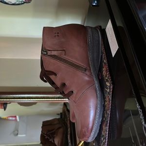 Woman’s naturalizer shoe